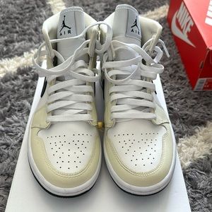 Women’s Air Jordan 1 Mid Coconut Milk/Black